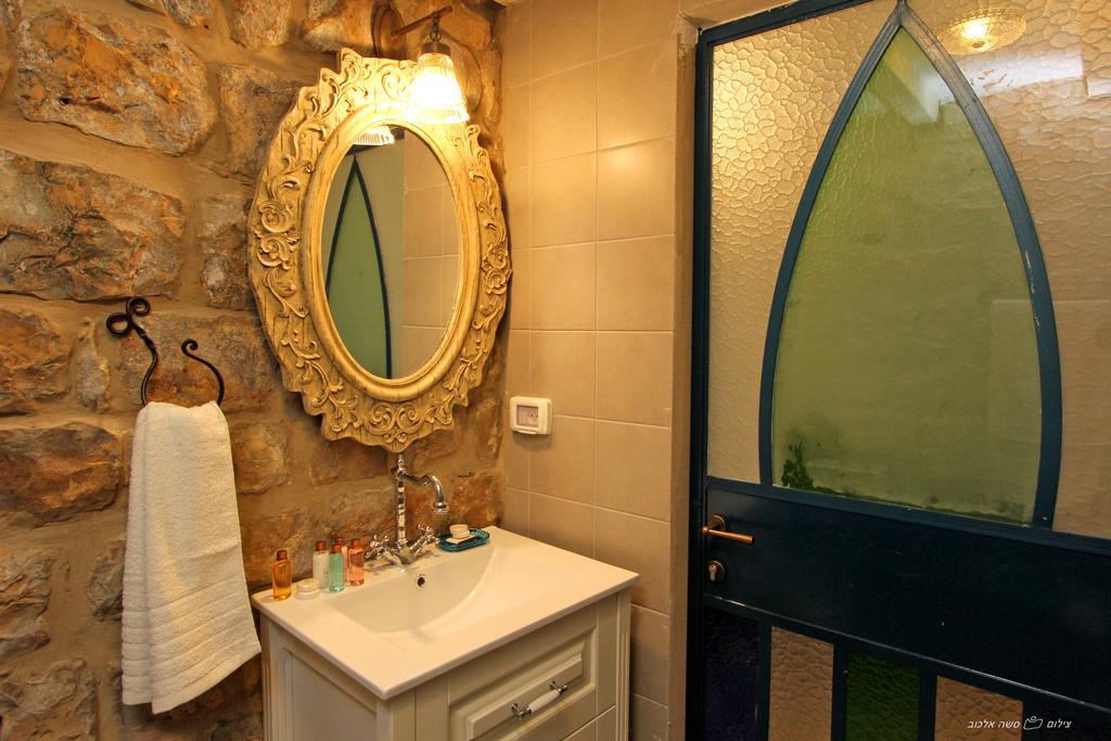 Beit Ha'Omanim Hotel Safad Værelse billede